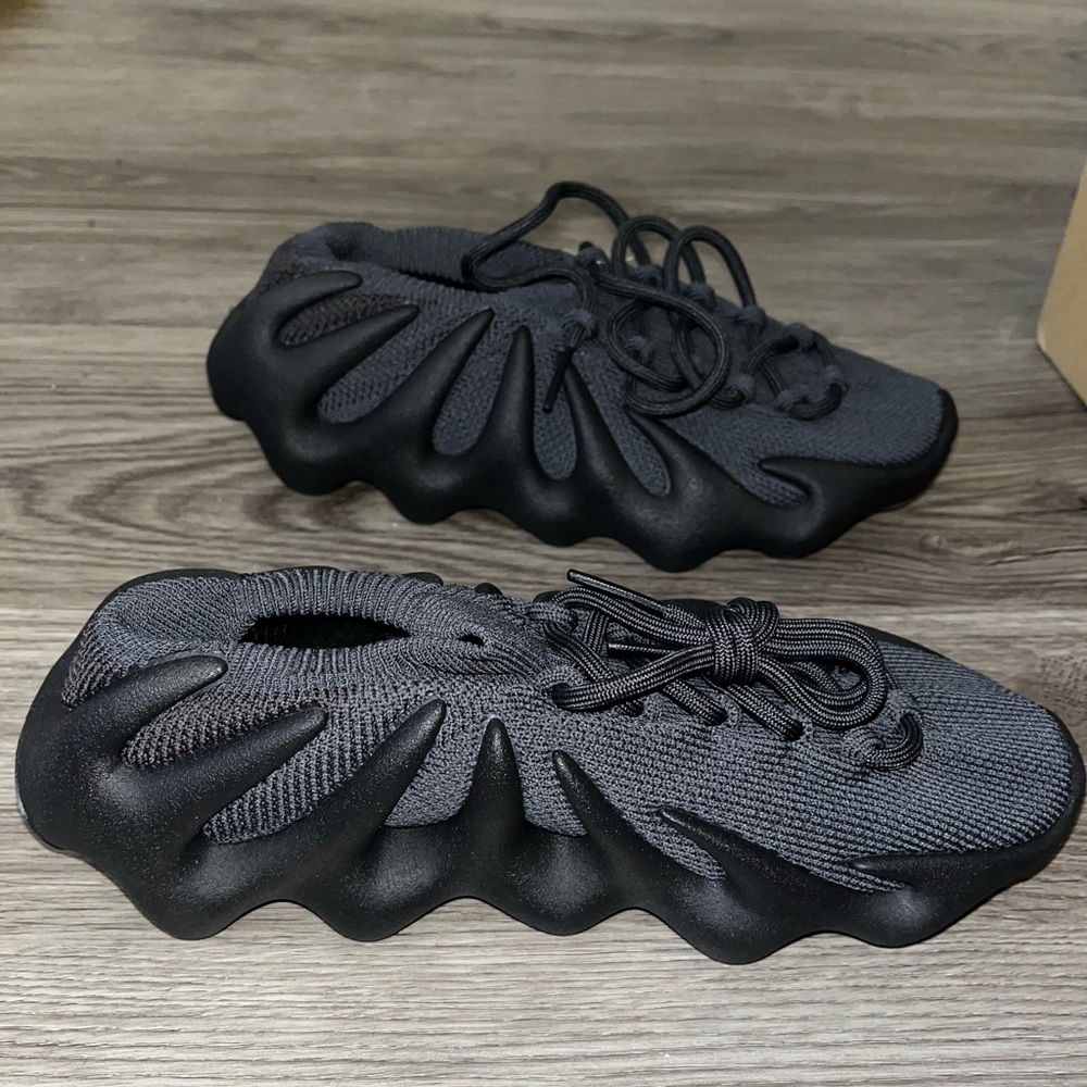 YEEZY 450 UTILITY BLACK CLOUD SNEAKER MEN’S SIZE US 7